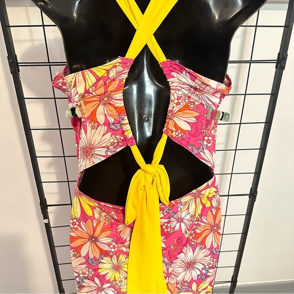 Plus Size Pink Floral Cut Out Self Tie Back Closure Midi Dress - Picture 13 of 13